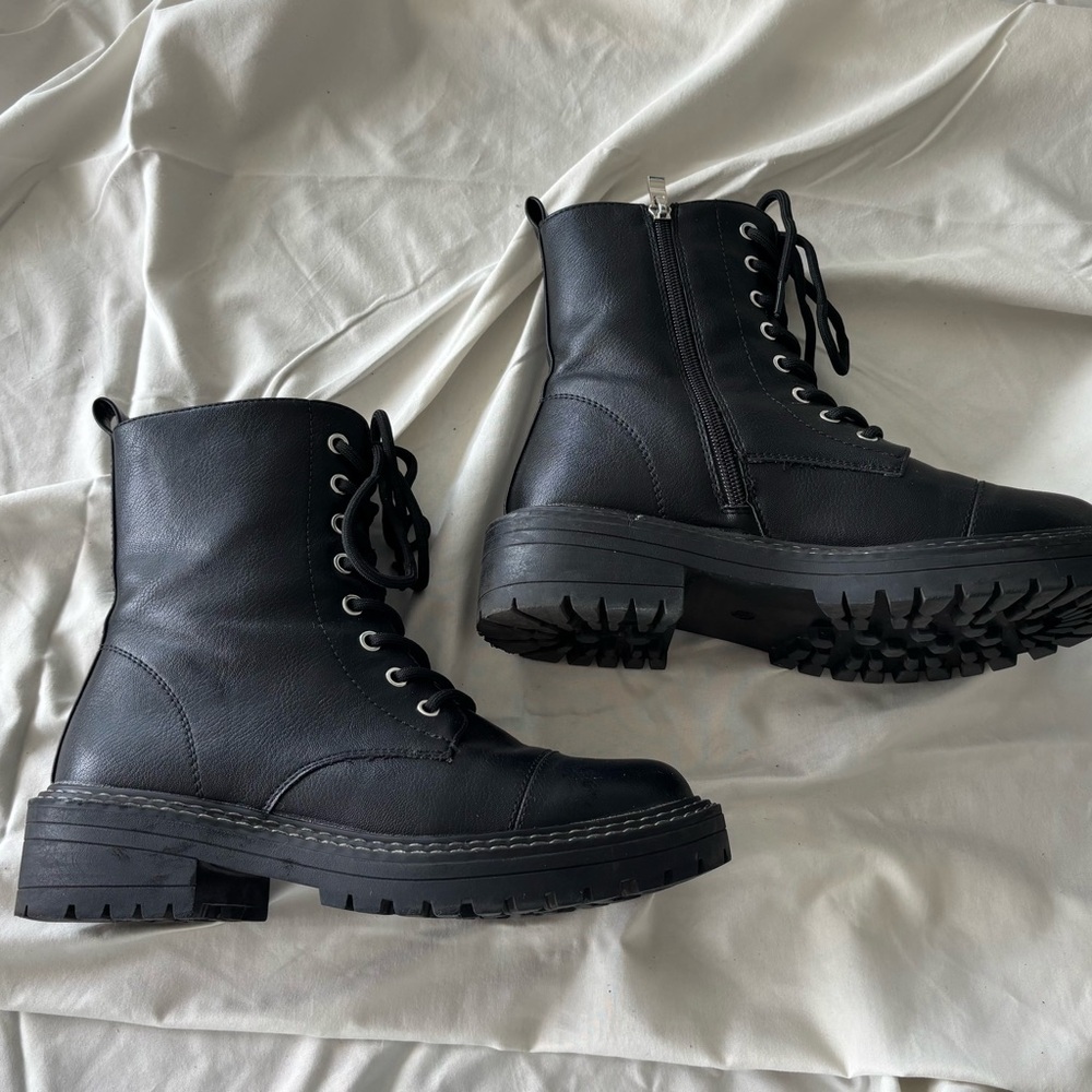 Vepose Black Combat Boots with Side Zipper - Picture 4 of 11